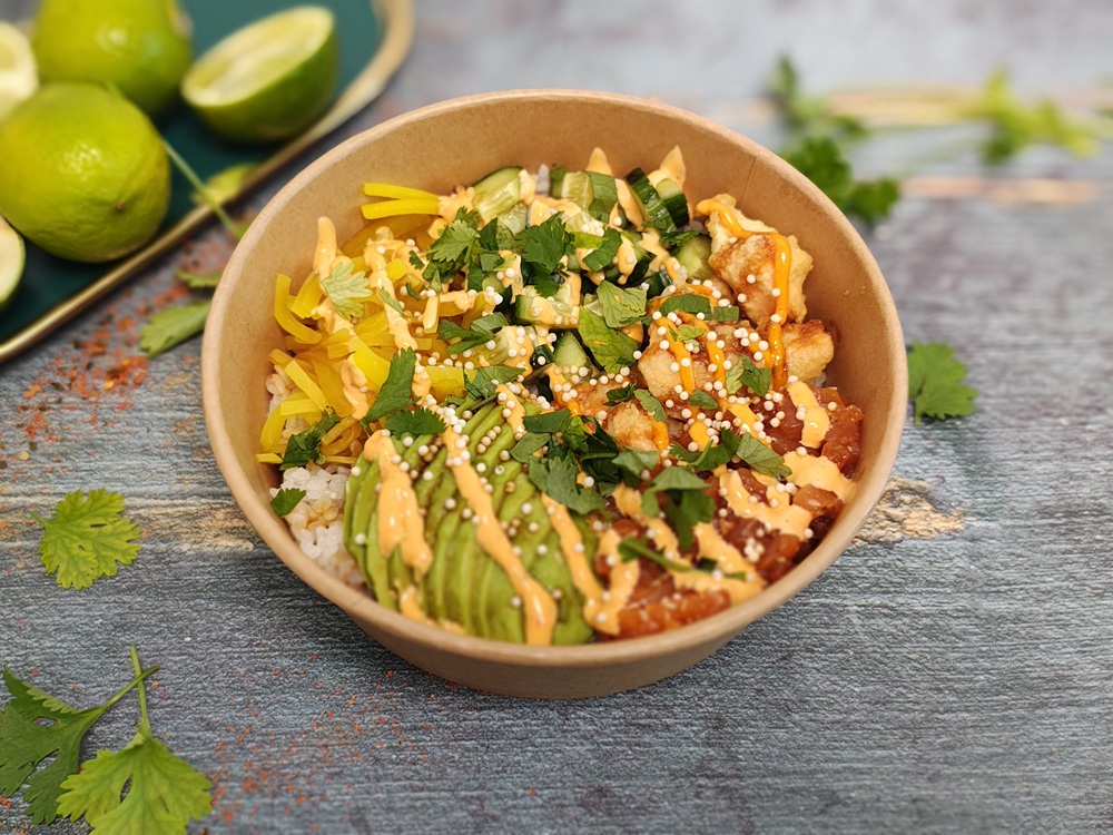 Bowl z łososiem w tempurze + z tatarem z łososia