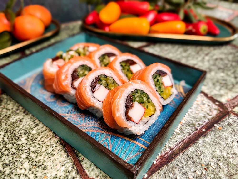 Dragon - Surimi-Stäbchen und Lachs außen